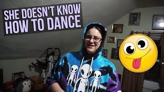 She Doesn't Know How To Dance | Vlog 996