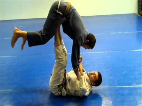 Elite MMA Technique - Helicopter Armbar - YouTube