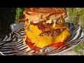 how to make smash burgers 🍔🔥 juicy crispy u0026 flavor packed