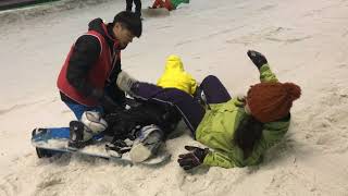 老男滑雪初體驗 (小叮噹北海道室內滑雪場)