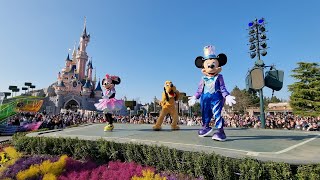 Disneyland Paris 30 ans : Parade Rêvons et le monde s'illumine face au château