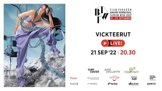 LIVE] พบกับแฟชั่นโชว์ที่สะท้อนตัวตนสาวซ่าส์สุดคูลในเมืองใหญ่จาก VICKTEERUT