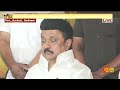 cm stalin kalaignar karunanidhi முரசொலி அலுவலகத்தில் உள்ள கலைஞரின் சிலைக்கு முதலமைச்சர் மரியாதை