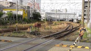 JR九州　V108伊集院駅～鹿児島中央駅（433M）折り返し V108鹿児島中央駅～串木野駅（2450M） 宮田踏切　撮影日2024 10 16