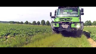 The Unimog U 527 of strawberry farmer Harald Funck