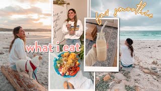 VLOG what i eat, fav healthy smoothie recipe + what to do when you're unmotivated + at home workout