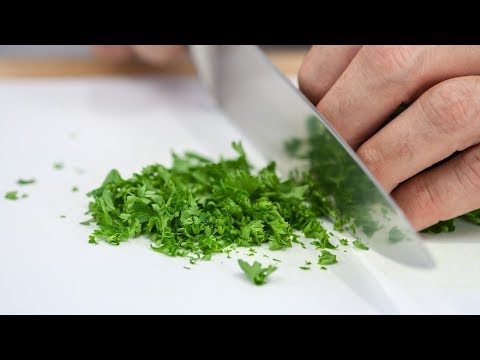 How to Chop Parsley Like a Real Chef How to Chop Parsley Like a Real Chef