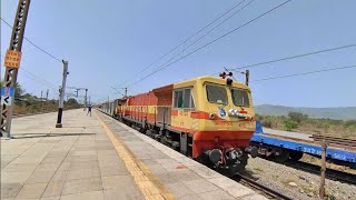 Extremely aggressive WDP4D Ernakulam Duronto attacks Kelve Road at 130 kmph