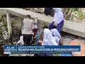 perjuangan para pelajar ke sekolah menggunakan sampan kayu