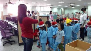 2010年12月14日德光幼稚園來到德光中學圖書館報佳音