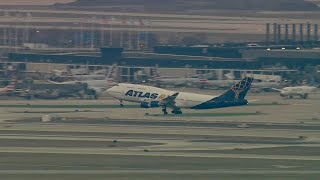 Flight carrying 300 soldiers makes emergency landing at O'Hare