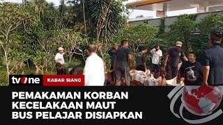 5 Jenazah Siswa & 1 Guru akan Dikebumikan di TPU Parung Bingung | Kabar Siang tvOne