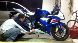 How to change oil on a motorcycle. GSXR 1000