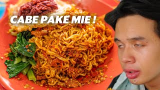 MAKAN CABE 100 PAKE INDOMIE DI INDOMIE ABANG ADEK ! - PEDAS HANYA ILUSI