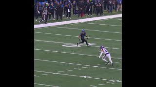 Amon-Ra St. Brown catches for a 23-yard Gain vs. Minnesota Vikings