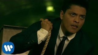 Download Bruno Mars - Grenade (Official Music Video) mp3