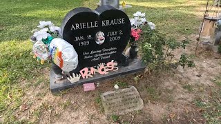 Faces in Death - Texas Cemetery