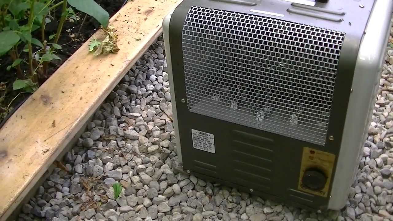 Backyard Greenhouse Heating In Winter (2) - YouTube