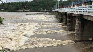 Heavy Water flow at Velliyankallu Regulator , Thrithala - Pattambi - Part 2