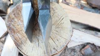 Fiskars X27 VS Hecht splitting axe