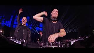 Noisecontrollers \u0026 Wildstylez - A Different Story (Noisecontrollers \u0026 Wildstylez Live Qlimax 2015)