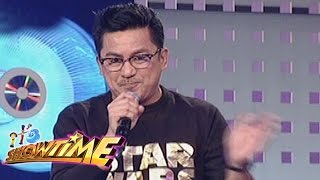 It's Showtime: Robert Seña sings "On The Wings of Love"