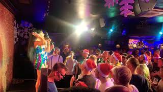 The Cheeky Girls - Cheeky Song (Touch My Bum) Live At The Two Brewers