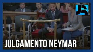 Em julgamento na Espanha, Neymar diz que só assina documentos a pedido do pai