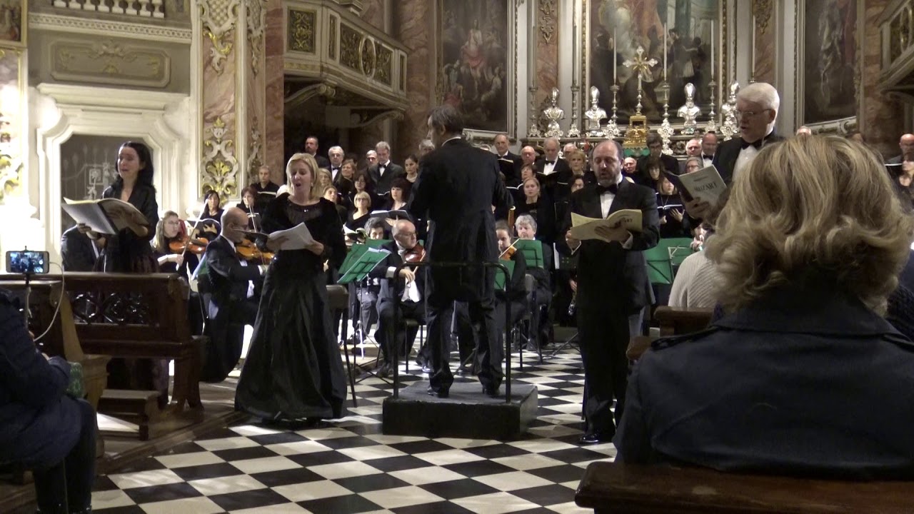 Mozart_Requiem_Benedictus - YouTube