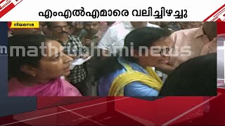 'ഞങ്ങള്‍ ആരെയാണ് അക്രമിച്ചത്?'വാച്ച് ആന്‍ഡ് വാര്‍ഡിനോട് കെ.കെ. രമയും ഉമാ തോമസും |Niyamasabha Protest