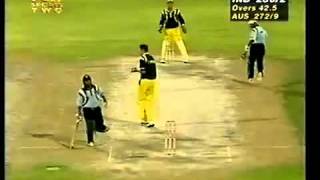 Sachin Tendulkar 134 vs Australia 1998 Sharjah Final - YouTube.flv