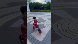 ជិះកង់លេង - #toddlerlife #biking #funtimeswithfriends