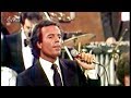 Julio Iglesias - 33 años