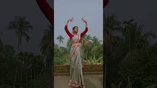 বীণা - পুস্তক রঞ্জিত হস্তে, ভগবতী ভারতী দেবী নমহস্ততে। #subscribers #mekhladasgupta Ma'am ❤️