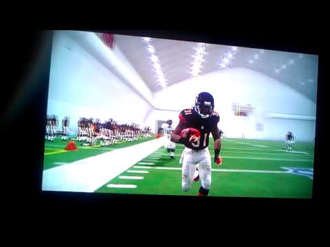 Madden 25: Wait Did He Jump Over The QB?? - YouTube