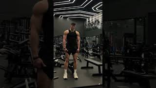 This 6'7 giant is built differently🤯 #bodybuilding#gym#shorts#fitness #viralshort