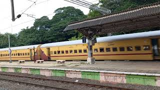 🚈16101 Kollam Junction Express Spotted at Nungambakkam #kollamexpress #southernrailway #jone2j