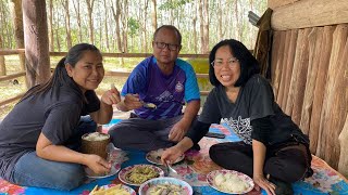 กินข้าวป่าอยู่เถียงนาน้อยยายตุ๋งแกงหัวปลีใส่ปลาดุกนากับตำแตง