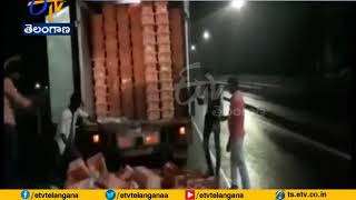 Supply to Be Hit as Milk Spilled on Roads | Tankers Damaged During Farmers’ Strike | in Maharashtra