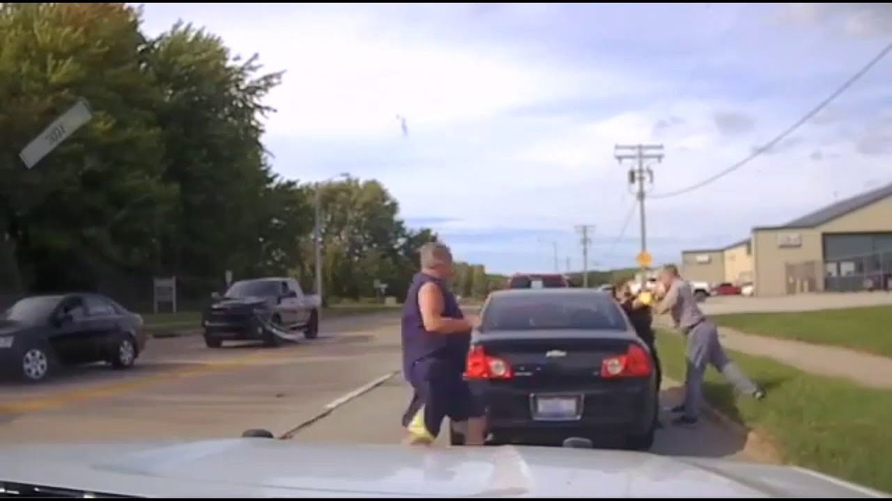 Passersby Rush To Help Ohio Police Officer Attacked During Traffic Stop ...