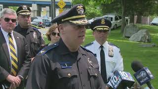 Gunman kills 2, injures 1 in Rhode Island