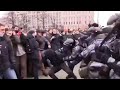 Парень смелый драка с Омоном один против все На митинге в поддержку Навального 2021