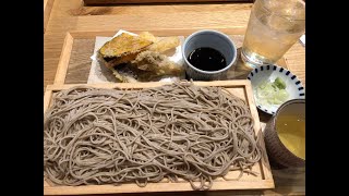 お初で自然薯庵！昼間っからハイボール片手に手打ち蕎麦山盛りの天麩羅定食！乾杯！＃ランチ　＃自然薯庵　＃天麩羅定食　#ハイボール ＃フリードリンク　＃美味しい　＃賑わってる