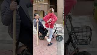 脚受伤了，老婆带我入复查