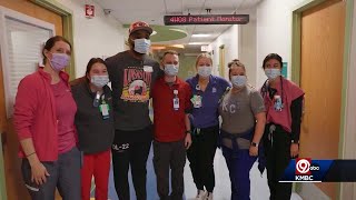 Hours after being drafted by the Chiefs, Felix Anudike-Uzomah visits Children’s Mercy Hospital