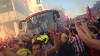 PSV KAMPIOEN 15-16 || Aankomst spelersbus