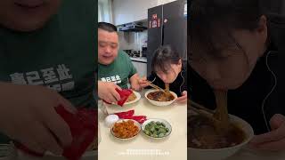 Funny Husband and Wife Eating Show - Epic Food Battle! 🤣😂#asmr #美味しい食べ物#食べ物