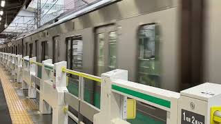 e233系2000番台（常磐線各駅停車）通過シーン