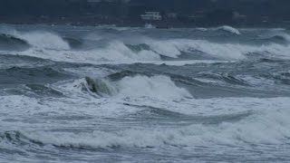 台風１１号　強風高波注意