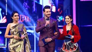 Hania Aamir Looking Cute at Q Mobile Hum Style Awards 2017